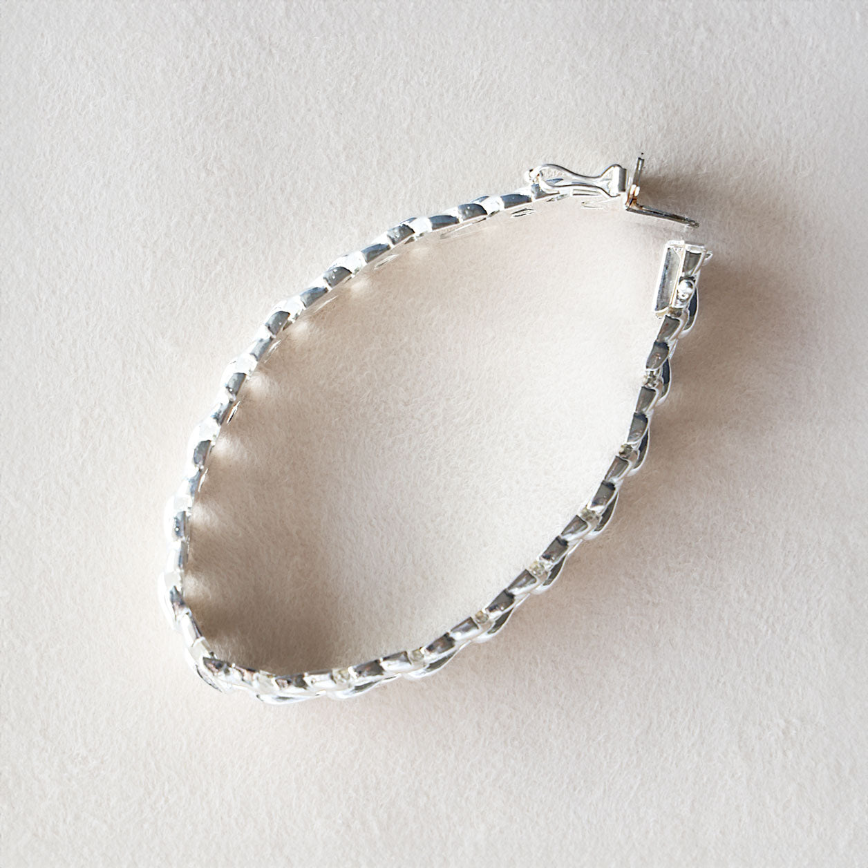 Leaf bracelet