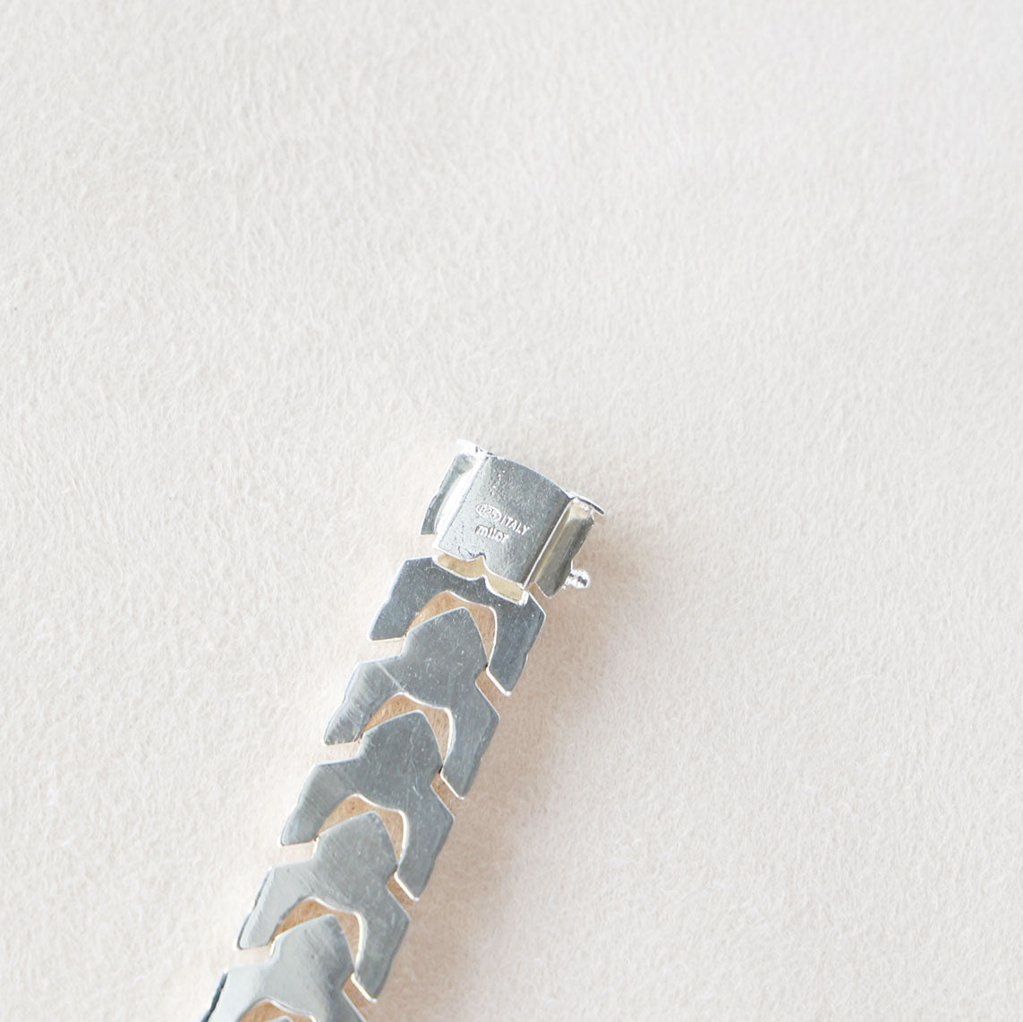 Leaf bracelet