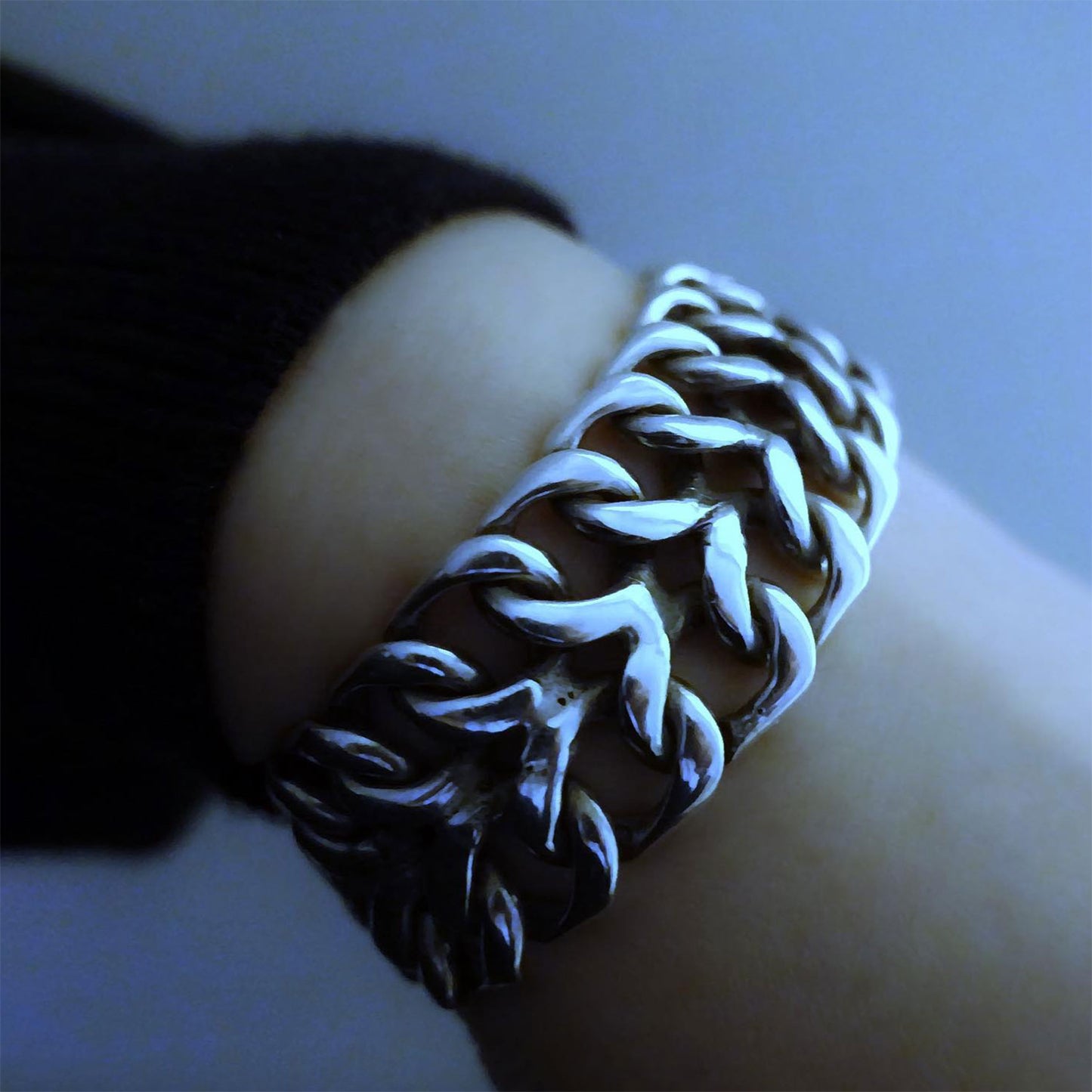 Heavy band bracelet