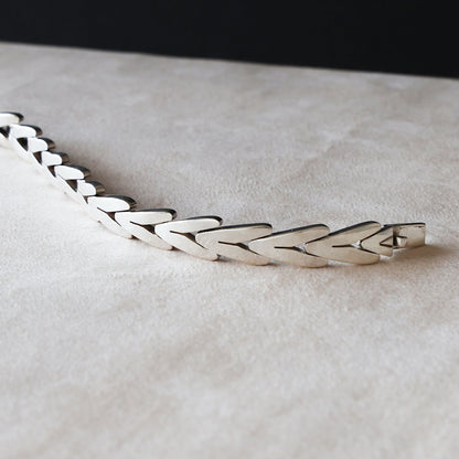 Arrow bracelet