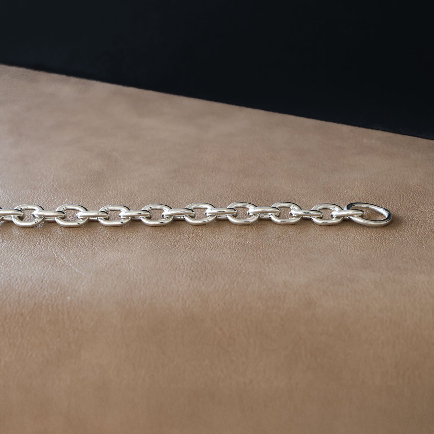 Basic chain bracelet