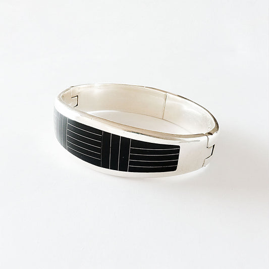 Onyx wide bangle