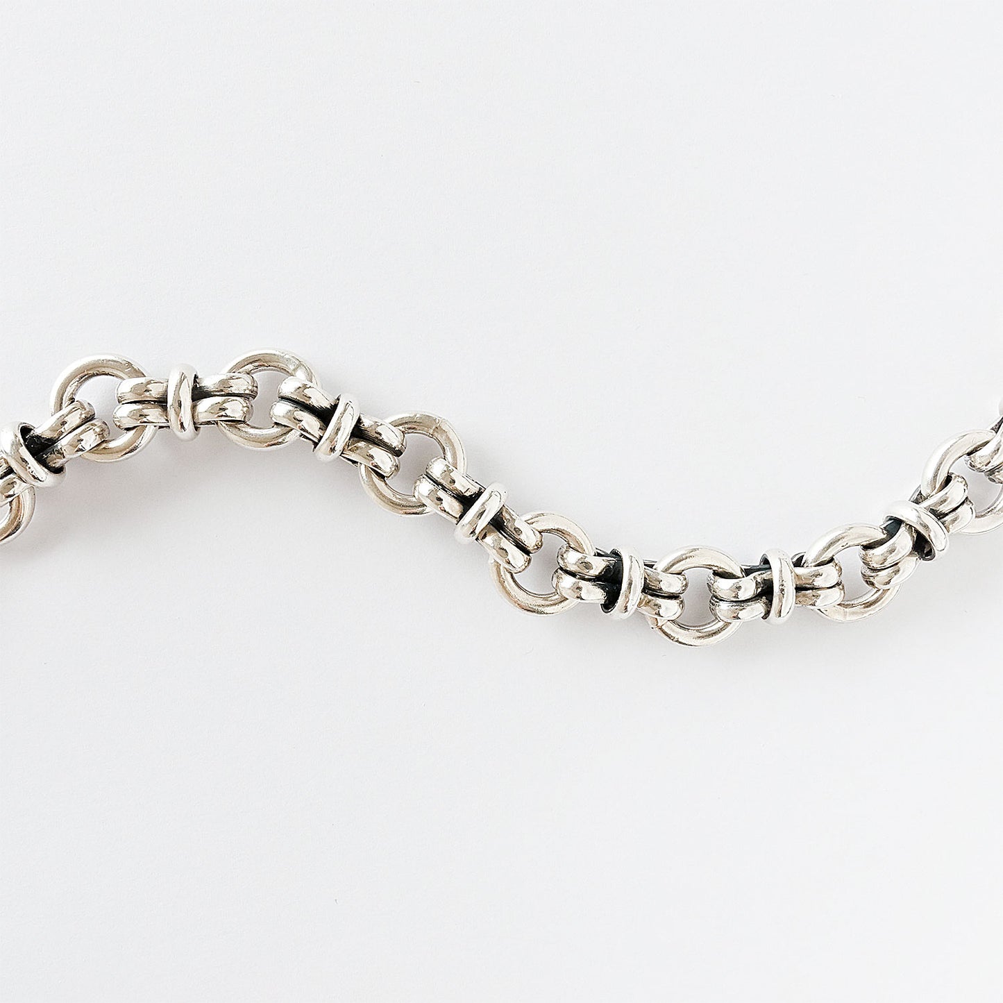 Heavy single knot bracelet