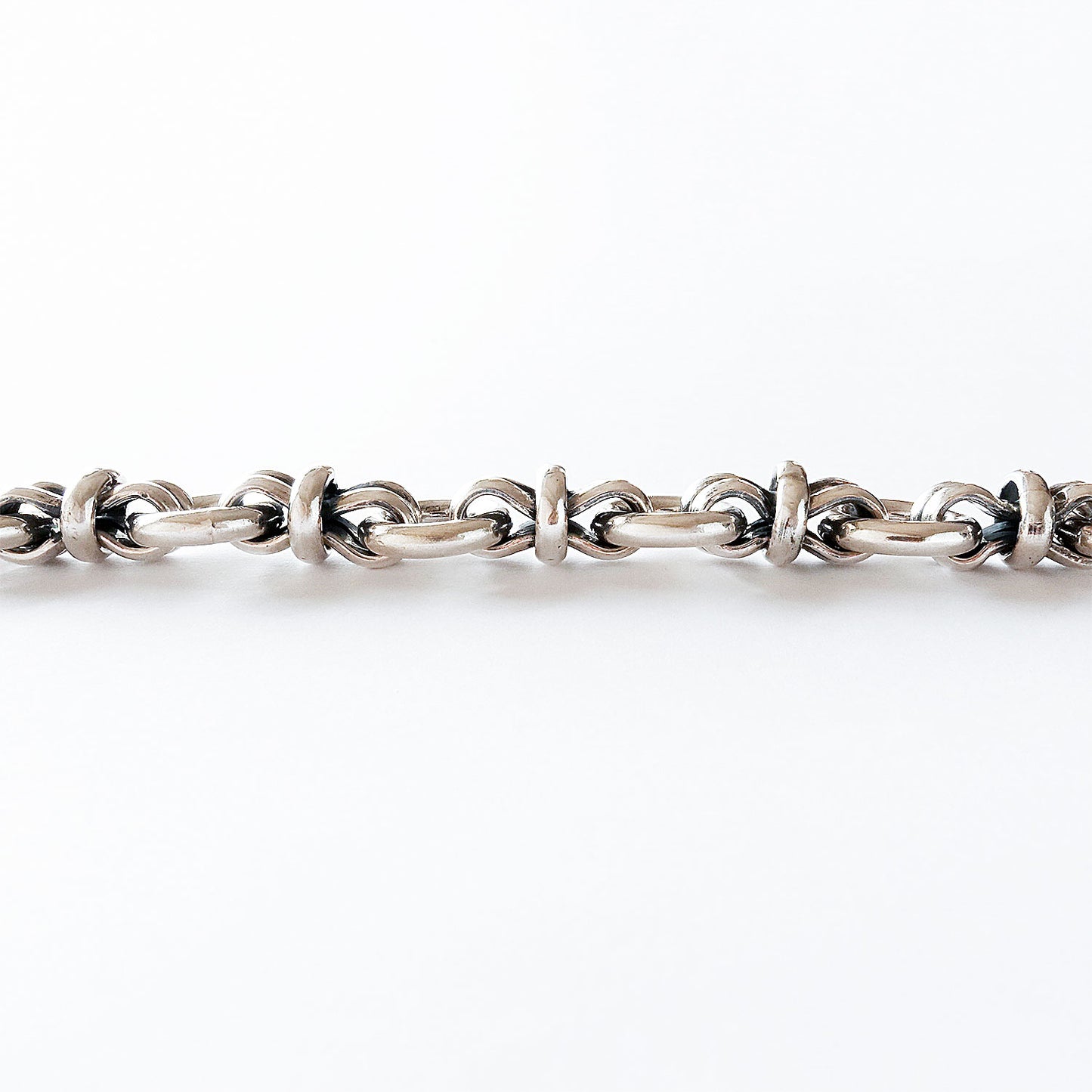 Heavy single knot bracelet