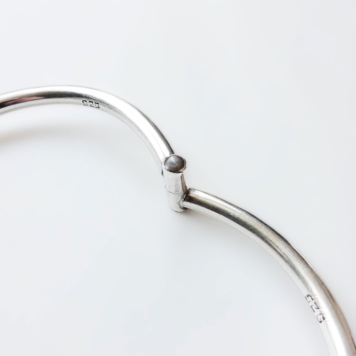 Arrow bangle