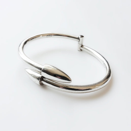 Arrow bangle